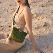 Sac porté travers forme iconique coloré avec sangles colorées - CARLTICOA  Ecru